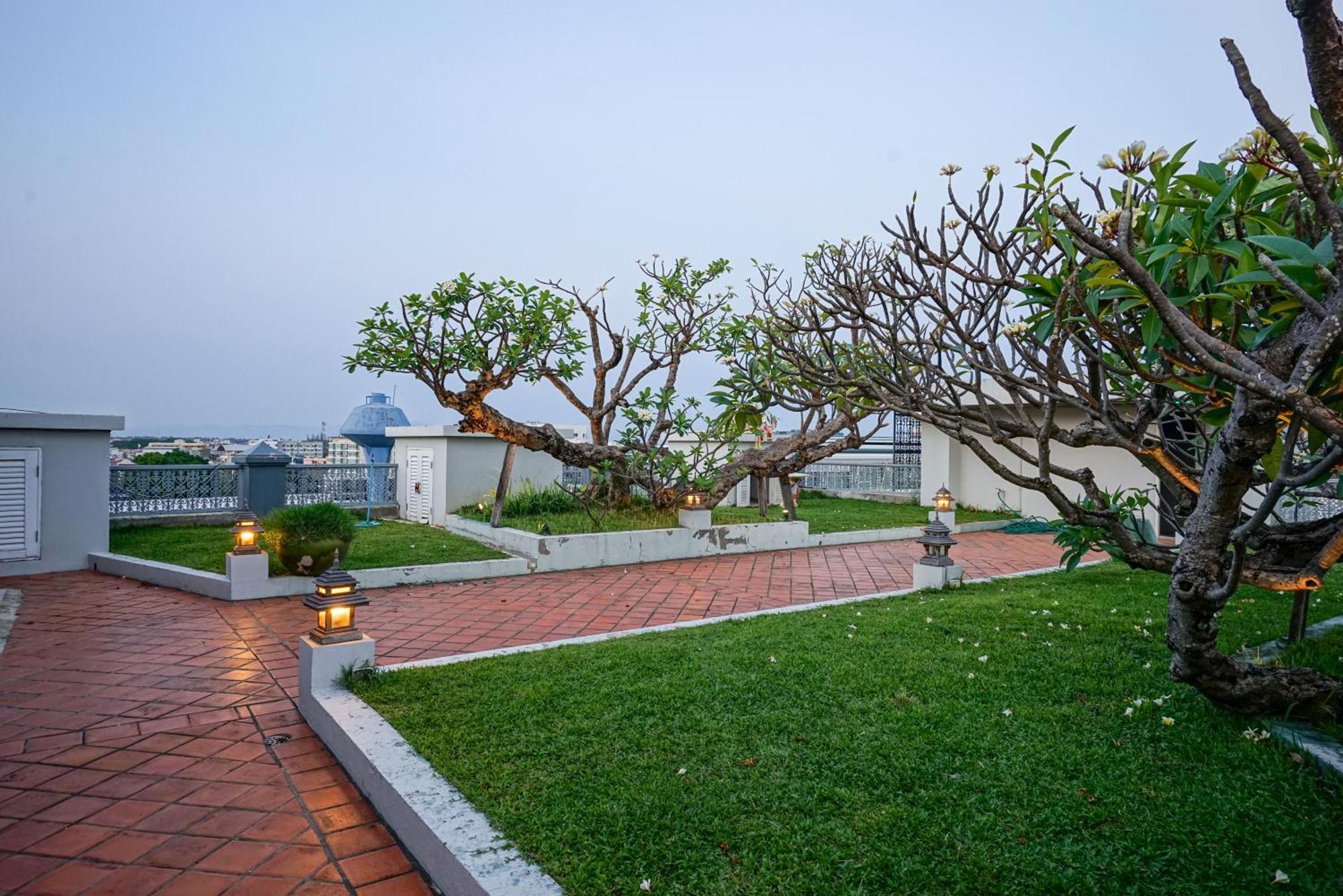 At Pingnakorn Nimman Hotel Csiangmaj Kültér fotó
