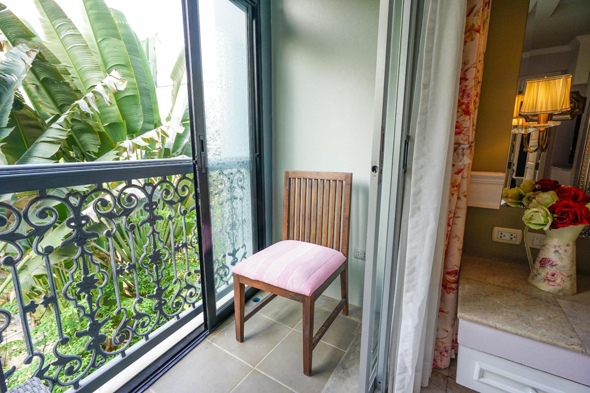 At Pingnakorn Nimman Hotel Csiangmaj Kültér fotó